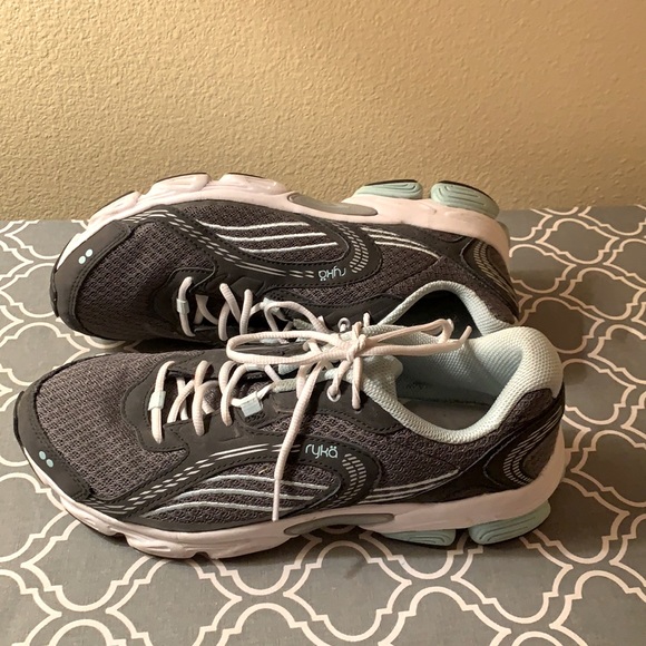 ryka ultimate sneaker